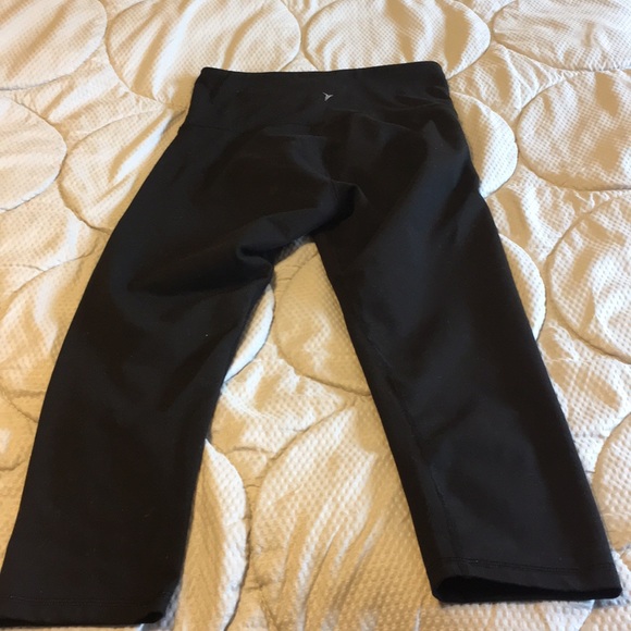 Old Navy Go-Dry Workout Leggings - Picture 4 of 4